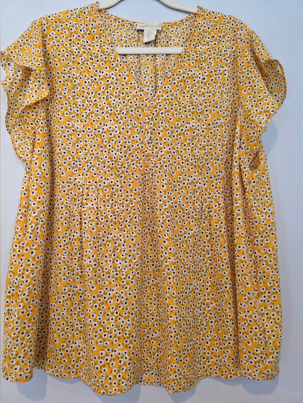 Cynthia Rowley Size 2X Yellow Floral Lightweight Summer Top V-neck Buttons
